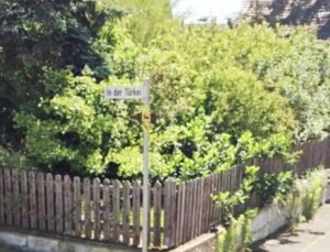 Almanya’da Türkiye sokağının tabelasını çaldılar