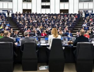 Avrupa Parlamentosu, vize serbestisini askıya almayı kolaylaştıran değişikliği onayladı