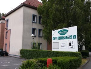 Fransa’nın Lille kentindeki bir otelde 15 yaşında bir kız çocuğunun cansız bedeni bulundu.