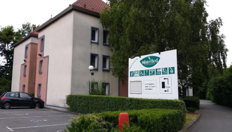 Fransa’nın Lille kentindeki bir otelde 15 yaşında bir kız çocuğunun cansız bedeni bulundu.