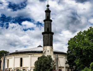 Brüksel’deki Büyük Cami Pazartesi günü ibadete tekrar açılıyor