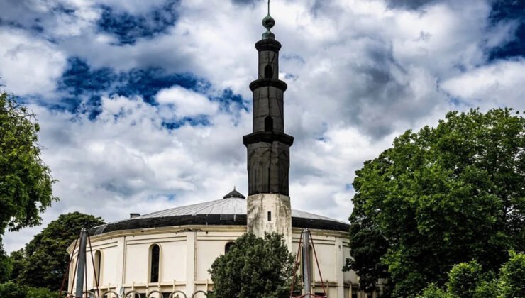 Brüksel’deki Büyük Cami Pazartesi günü ibadete tekrar açılıyor