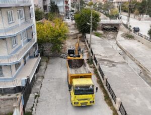 Emirdağ’ın “Rıhtım Kenarı” bölgesinde yol yapım çalışmaları başladı