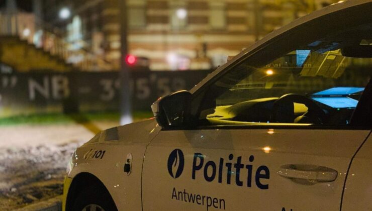 Belçika’da bir spor kulübünde dört adet yasadışı silah bulunması üzerine kulüp kapatıldı.