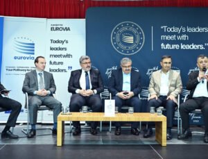 Brüksel’de “bugünün liderleri geleceğin liderleriyle” bir araya geldi