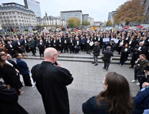 Belçika’da yargı mensuplarından “adalete ihtiyaç var” protestosu