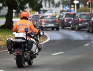 Brüksel Başkent Bölgesi Laeken’de bir polis devriyesi bir kişinin cansız bedenini buldu