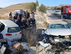 Afyonkarahisar’daki trafik kazasında 1 kişi öldü, 2 kişi yaralandı