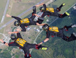 Belçika askeri paraşüt takımı dünya şampiyonu oldu