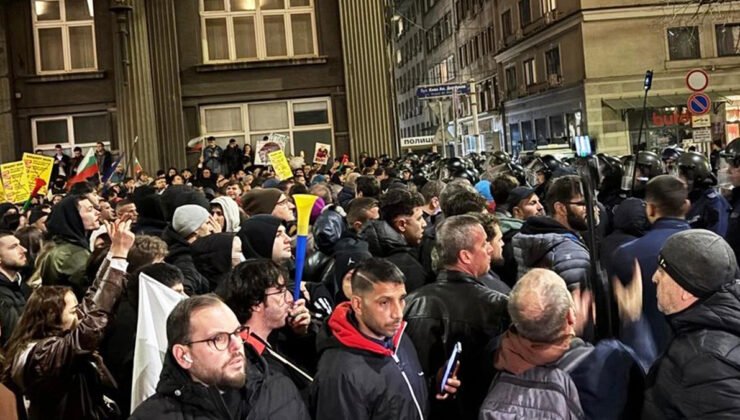 Bulgaristan’da, hükümetin sunduğu bütçe taslağı protesto edildi