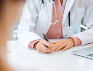 Belçika’da uzun süre hasta kalanlar iş göremezlik raporlarını her yıl yenilemek zorunda olacak