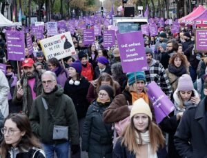 Brüksel’de binlerce kişi cinsiyete dayalı şiddete karşı gösteri düzenledi