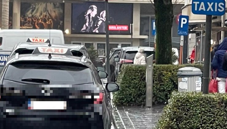 Belçika Oostende şehrinde yeterli düzeyde Hollandaca bilmeyen taksi şoförlerin ruhsatları iptal edilecek