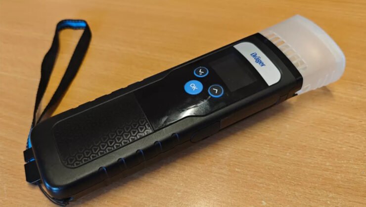 Belçika’da kayıp alkol ölçüm cihazını bulmak için polis halktan yardım istedi.