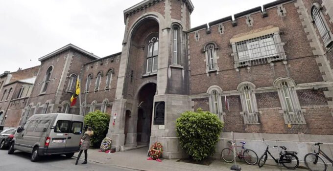 Belçika’nın Anvers cezaevinde çıkan yangın nedeniyle 60 mahkum tahliye edildi