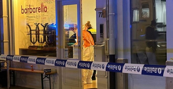 Belçika’nın Anvers şehrinde 29 yaşındaki bir kadın apartman dairesinde ölü bulundu