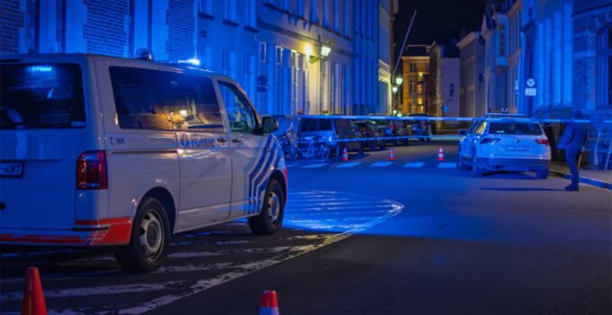 Belçika’nın Brugge şehrinde dün akşam polise bıçakla saldıran adam vuruldu