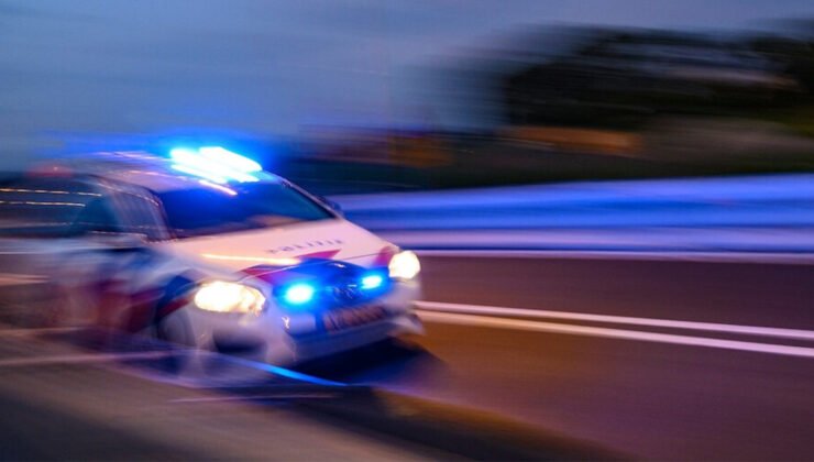 Hollandalı şarkıcının arabası arka koltukta çocukları varken çalındı, polis kovalamacası Belçika’da sona erdi.