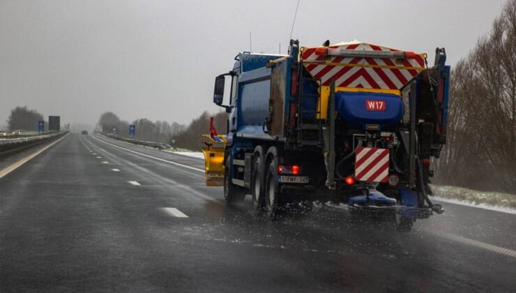 Belçika Karayolları ve Trafik Dairesi, buzlanmaya karşı vatandaşları uyardı