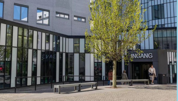 Belçika’nın Oudenaarde hastanesinde gece saatlerinde çıkan yangında 5 personel acil servise kaldırıldı.