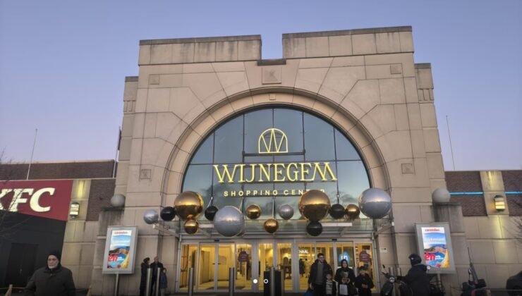Wijnegem Alışveriş Merkezi’nde çıkan tartışma esnasında 17 kişi yaralandı