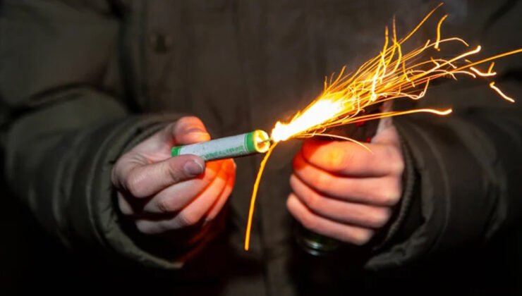 Almanya’da havai fişek kazasında iki genç hayatını kaybetti