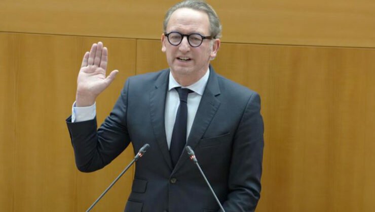 Brüksel hükümetinin yeni başbakanı Dilliès’in, Flamanca konuşamaması eleştirilere neden oluyor