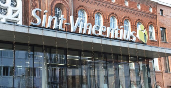 Anvers ZAS Vincentius Hastanesi’nde yaşanan oksijen problemi nedeniyle hastalar başka yere nakledildi