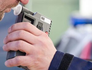 Belçika’da 0,8 promil ve üzeri alkollü araç kullananların ehliyetine el koyma uygulaması başlıyor