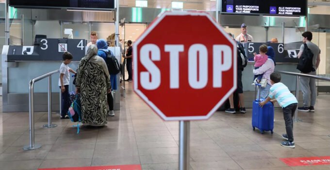 Belçika Anayasa Mahkemesi, aile birleşimi ve sığınmacı kabulüne ilişkin katı kuralları askıya aldı.