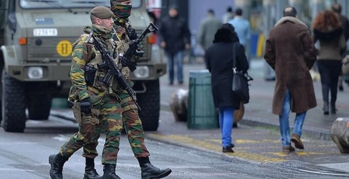 Belçika’nın Brüksel ve Anvers şehirlerine 90 asker konuşlandırılacak