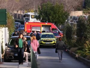 Fransa’da 14 yaşındaki bir öğrenci 60 yaşındaki bir öğretmeni bıçakladı