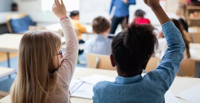 Belçika’da Fransızca eğitim veren okullarda 3. sınıftan itibaren Felemenkçe zorunlu ders olacak