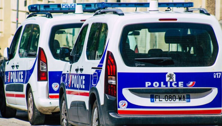 Fransa polisi bir apartman dairesinde valiz içinde bulunan cesetle ilgili soruşturması başlattı.