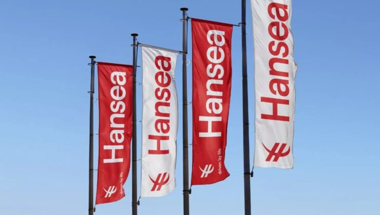 Gent Limanı’nda garip bir koku yayan toprak nedeniyle Hansea otobüs şirketi tahliye edildi.