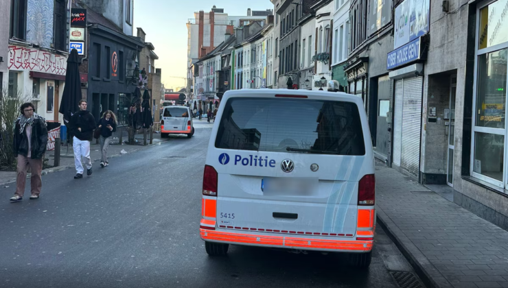 Gent Overpoortstraat’ta bir kafeye giren hırsız yakayı ele verdi