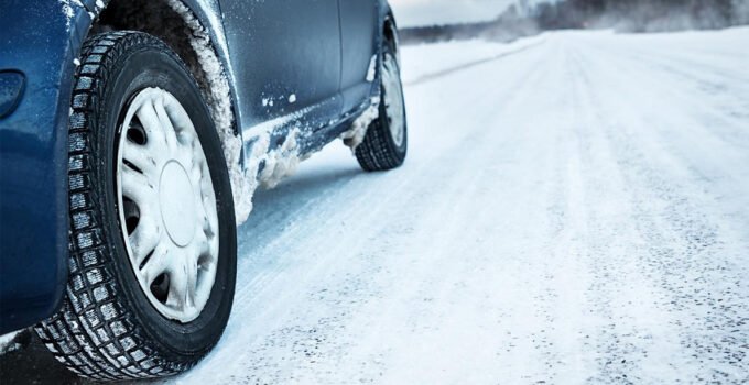 Belçika’da kar yağışı nedeniyle otoyollarda aksamalar yaşandı : KMI kayganlaşan yollar için sarı kod yayınladı