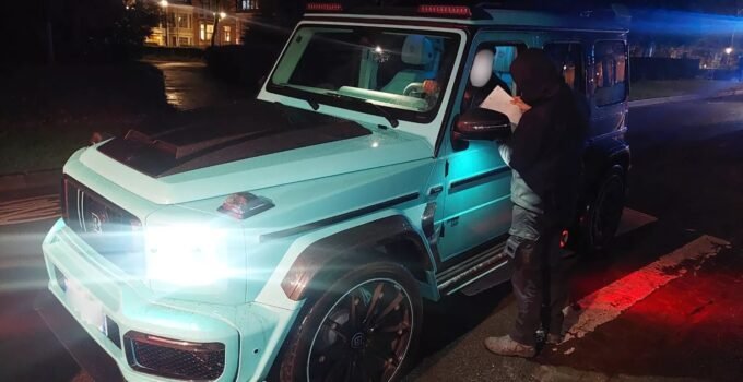 Belçika polisi kara para aklamayla ilgili operasyonda 55 lüks otomobil ve 342 bin euro’ya el koydu