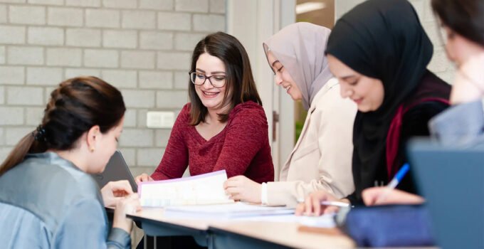 Belçika’da sosyal uyum kursları daha da zorlaşıyor: Yüzde 50 başarı oranı yüzde 70 ‘e çıkarılıyor