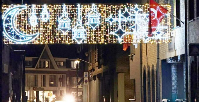 Gent’ten sonra Zele / Zwaanstraat sokağı Ramazan ayı boyunca ışıklarla süslenecek
