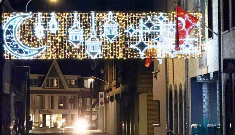 Gent'ten sonra Flaman bölgesi yerleşim birimlerinden Zele Zwaanstraat sokağı Ramazan ayı boyunca ışıklarla süslenecek