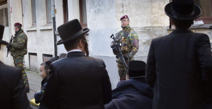 Brüksel ve Anvers sokaklarına Pazartesi gününden itibaren asker konuşlandırılacak