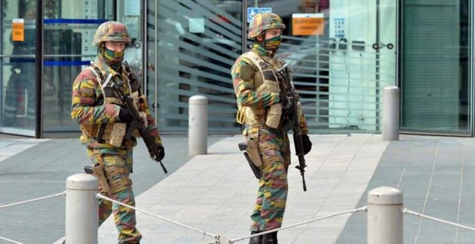 Belçika hükümeti sinagogları ve Yahudi okullarını korumak için ordu ve polis gücü konuşlandırıyor