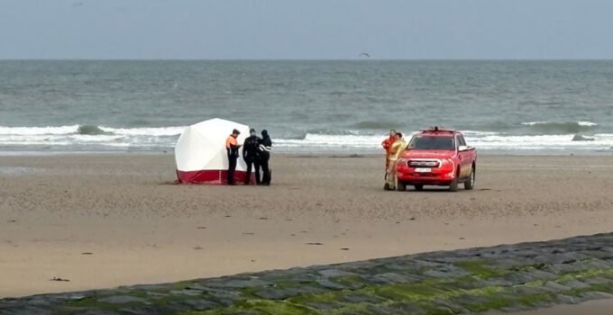 Belçika’nın Middelkerke sahilinde dalış kıyafeti giymiş bir kişinin cansız bedeni bulundu