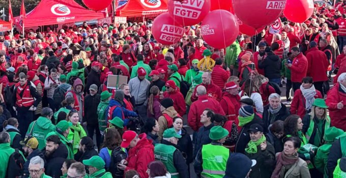 Belçika’da sendikalar kemer sıkma önlemlerine karşı protesto eylemi düzenliyor
