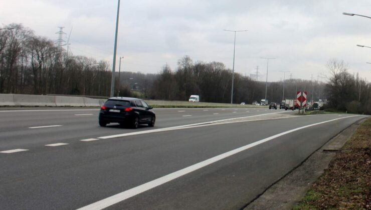 Belçika’da bir polis memuru saatte 156 km hızla araç kullandığı gerekçesiyle mahkum edildi