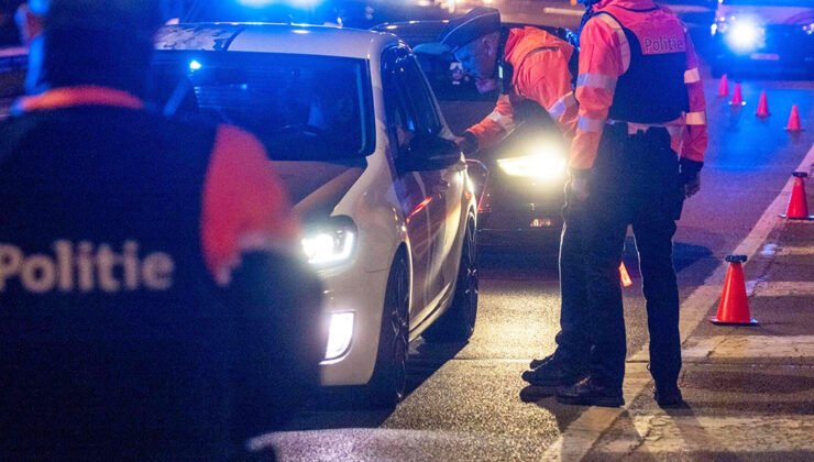 Belçika’nın Gent şehrinde, FIPA adı verilen kapsamlı denetimlerde 90 polis memuru görev yaptı.
