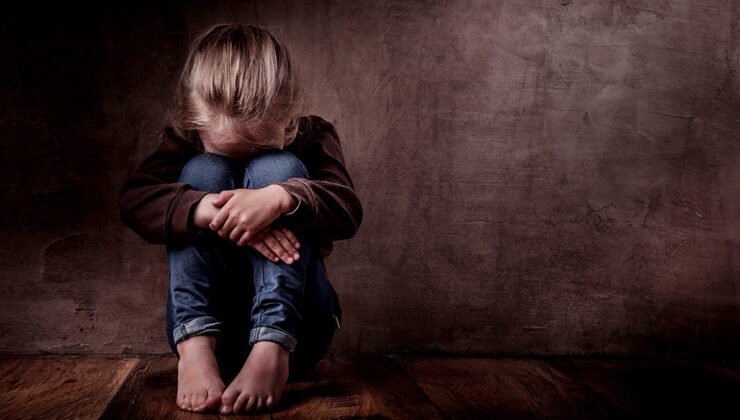 Belçika’nın Gent şehrinde bir adam, kızına yıllarca tecavüz etmekten 15 yıl hapis cezasına çarptırıldı