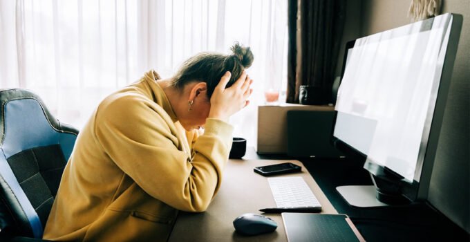 Tükenmişlik sendromunun belirtileri ve tadavisi