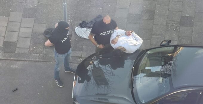 Hollanda’da silahla kaçan tutuklu, saatler süren takip sonrasında yakalandı